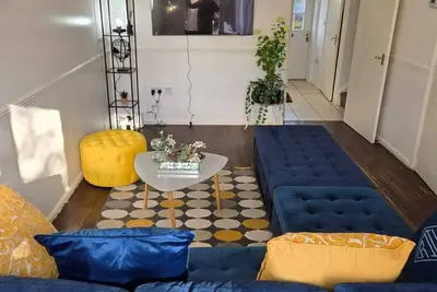 Image de Charmante maison à Wolverhampton avec entrée privée et parking gratuit