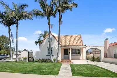 Image de Lovely spacious 6-bedroom villa with Hot Tub in Los Angeles