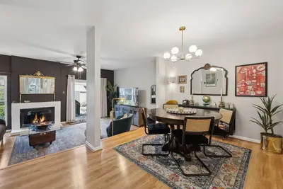 Image de Charming 2-Bedroom Renovated Condo in beautiful Midlothian with Ac, Wi-Fi