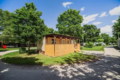 Three Bedroom Mobile Home with Lake View (owner 2)