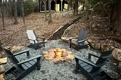 Image de Charming Modern Bungalow between Boone and Blowing Rock with Hot Tub - Sleeps 10