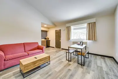 Image de Wfh-Friendly Studio Near Lighthouse Beach!