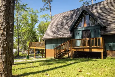 Image de Puerto Chalet - on the bayou close to beach & downtown Ocean Springs!