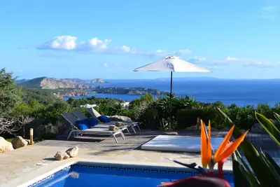 Villa Cas Berris - Ibizan Style with Private Pool and Panoramic Views