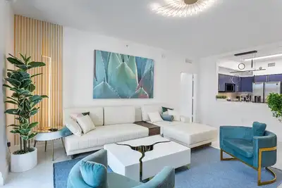 Luxury Resort-style 3 bdrm condo in Lantana, Florida