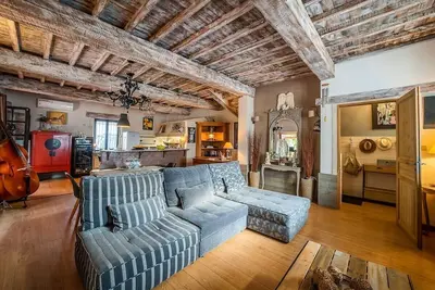 Image de Maison en pierre, jardin&bassin