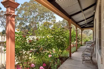 Image de Idyllic, peaceful and historical \"Coath Cottage\" minutes from Bendigo's Cbd