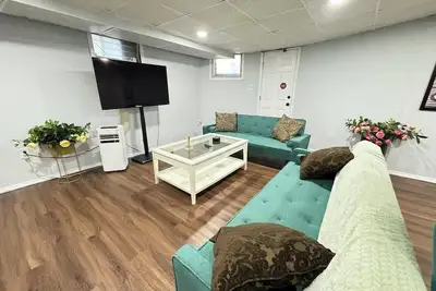 Image de Cozy Nyc-Themed Escape in North Bergen – Minutes from Midtown Manhattan!