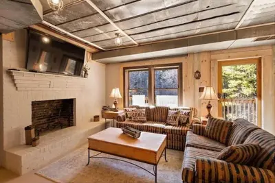 Image de New! Secluded Cabin Fire Pit Sleeps 12 Game Room