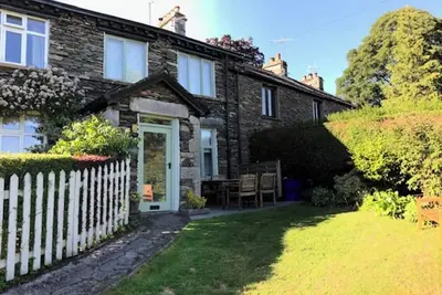 Image de Ashdene Cottage with enclosed ‘sun trap’ garden