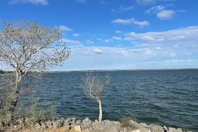 Image de Lake stay w/ white picket fence