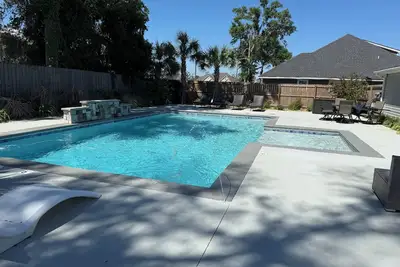 Image de Wild Adventures Escape with King Bed & Resort Style Pool