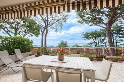 Image de T2 vue mer, piscine et tennis