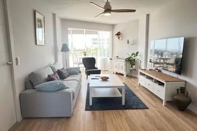Appartement \"Calypso Holidays Ii\" avec vue sur mer, Wi-Fi et climatisation