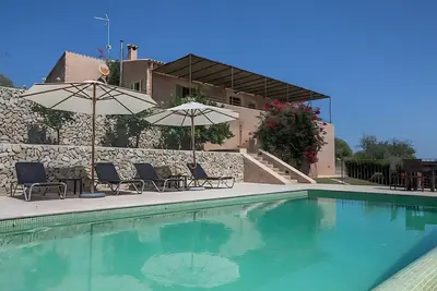 Image de Maison de campagne 'Calma' avec vue sur la montagne, piscine privée et Wi-Fi