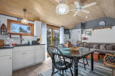 Image de Cozy Seaside Cottage with Private Beach & Cape Cod Charm!