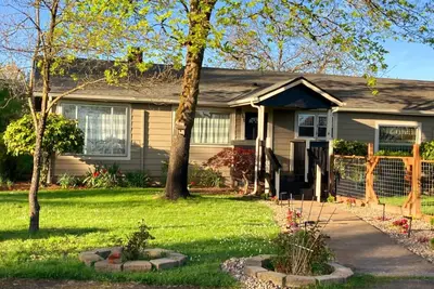 Image de Charming 3-bedroom Farmhouse with Ac and Wifi in Willamette Valley Wine Country
