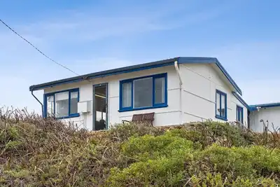 Image de Vintage Ledge Point Beach Shack