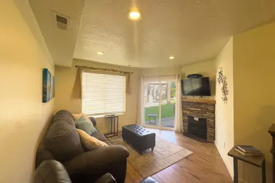 Image de Inn Building Condo #106 Mountain View | 1 Bed, 1 Bath