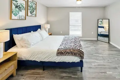Image de 2106 · Cozy Addison Apt, Free Park Wi-Fi, Pool & Gym
