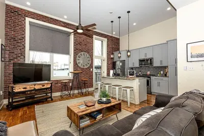 Image de Stylish Urban Getaway ~ Downtown Knox