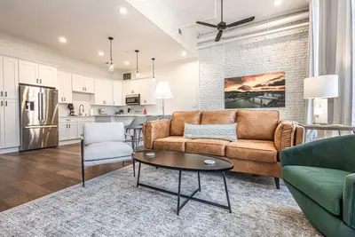 Image de Downtown Luxury Condo | Near Ut