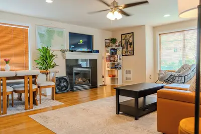 Image de Luxury Modern Home with Parking, Near Green Lake, Seattle