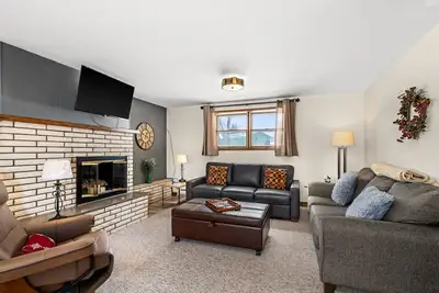 Image de Whitehouse Retreat Suite | Near River & Duluth