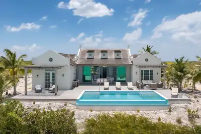 Image de 4 Br All-Inclusive Villa @ Ambergris Cay: Puesta del Sol