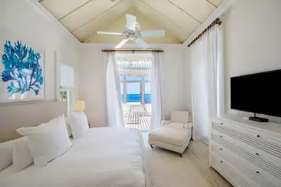 Image de 4 Br All-Inclusive Villa @ Ambergris Cay: Waypoint