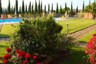Image de Bungalow with pool in a park-like garden by the sea!