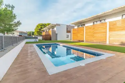 Image de Villa confortable avec piscine commune