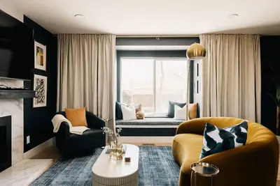 Image de House of Noir Élan | Stunning 6br Designer Retreat