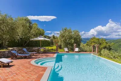 Image de Villa Ă Monsummano Terme avec 7 chambres Ă coucher, 19 couchages
