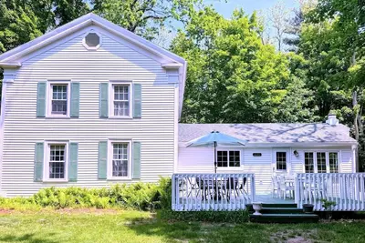 Image de Curtis Farmhouse | Vintage Family Retreat Steps Away From Lake Mi | Beach Access