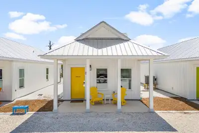 Image de Cape Cottages - Pelican - Pet Friendly, Pool, Dedicated Beach and Bay Access