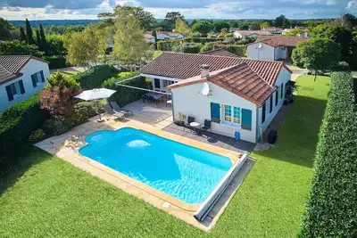 Image de Villa 4 pers. indépendante, 2 salles de bain, piscine privée 4 personnes