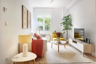 Image de Zenna | The Rentals Collection
