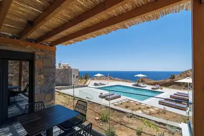 Image de Superb Villa with Shared Pool & Amazing Views of Lybian Sea