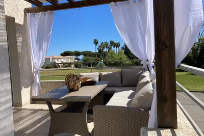 Image de Appartement avec terrasse et accès direct piscine & plage