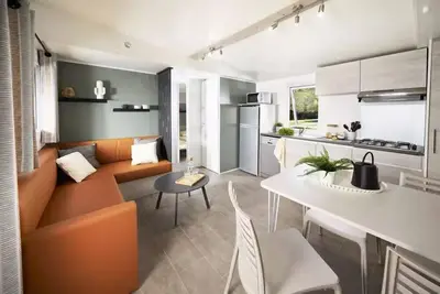 Image de Super Evo - 3 chambres - Terrasse semi couverte - Climatisation & lave-vaisselle inclus! 6 personnes