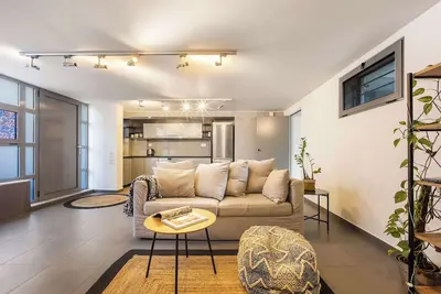 Image de O&O Group - Gazi Metro Apt Urban Balcony Oasis