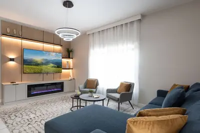 Private Pool and Bbq at Storey Lake 5br