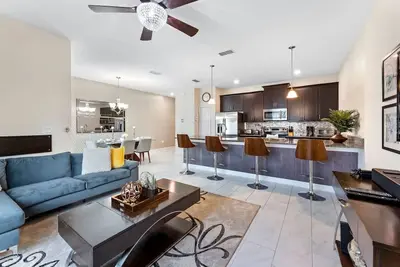 Mickeys Magical Home 4br with Private Pool