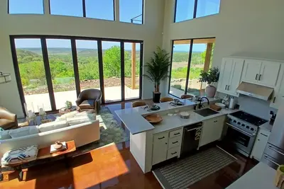Image de Luxury Ranch House on bluff at Palo Pinto Texas ranch