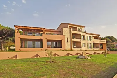 Image de Résidence Saint-Jean : Appartement Mortella - Rdc - Vue mer avec terrasse