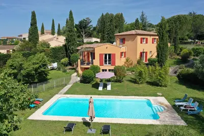 Image de Magnifique villa avec piscine à louer pour 12 personnes