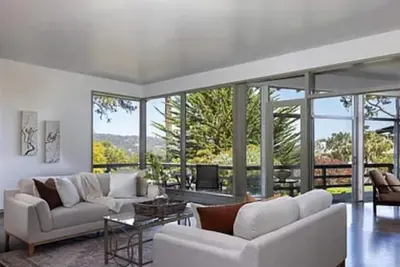 Image de Charming 3-bedroom house in Pebble Beach.