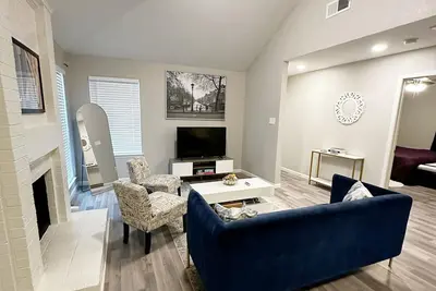 Image de Ctrl+Alt +Relax - Cozy Work Stay house with WiFi, Ac in Fort Worth