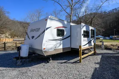 Rv Site 9 Camper - Hatfield McCoy Trails